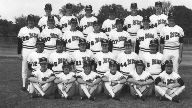 McClennan Junior College team with Razorbacks coach Dave Van Horn